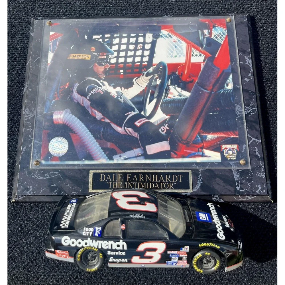 Dale Earnhardt‎ Intimidator NASCAR Photo Plaque + No 3 Goodwrench Diecast Car